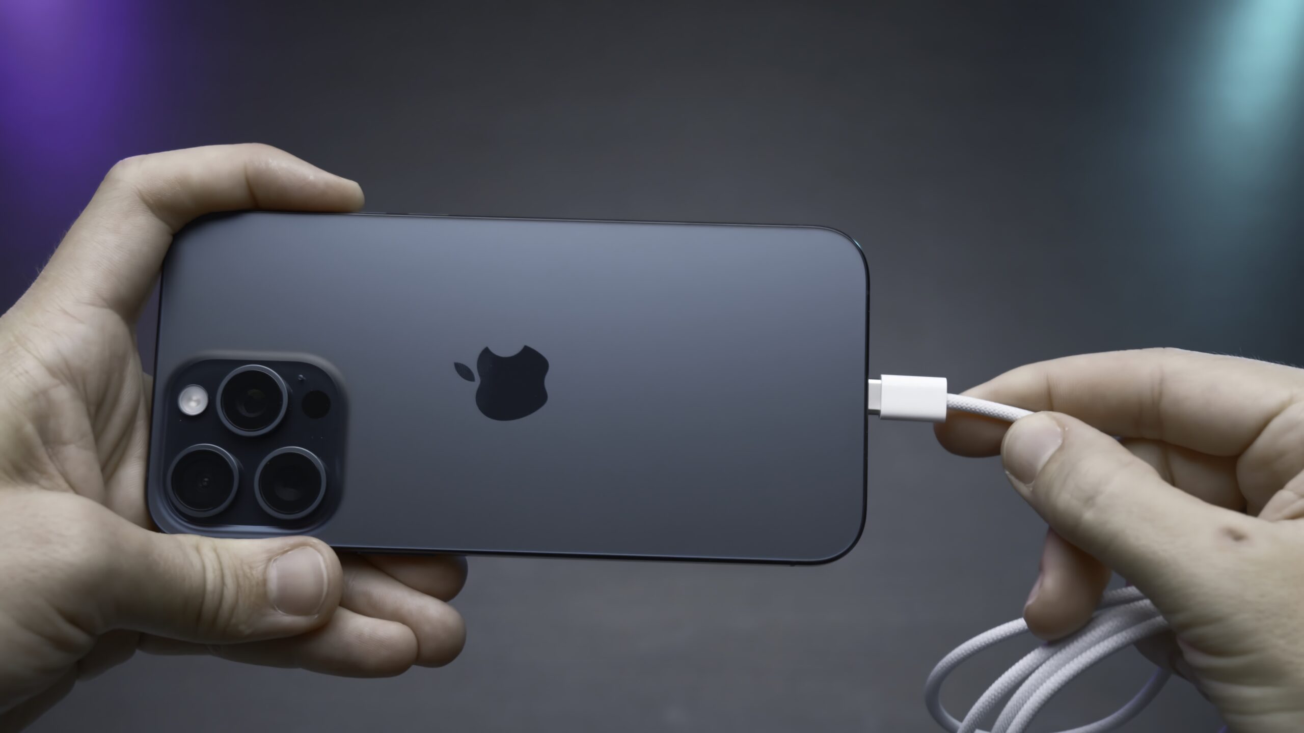Ładowanie telefonów marki Apple