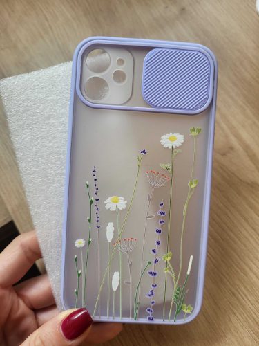 etui do iphone 11 z osłoną aparatu matowe jasnofioletowe w kwiaty