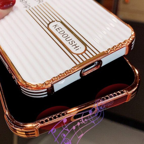 etui iphone 12pro 12 promax kedoushi biały ze złotem i napisami 3