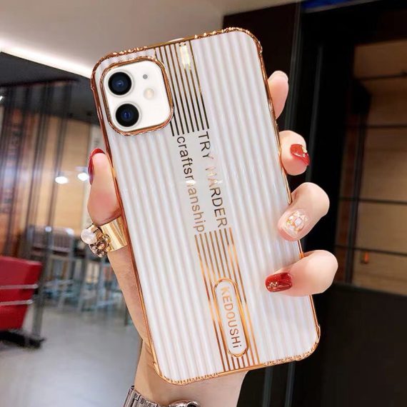 etui iphone 12 kedoushi białe ze złotem i napisami 2