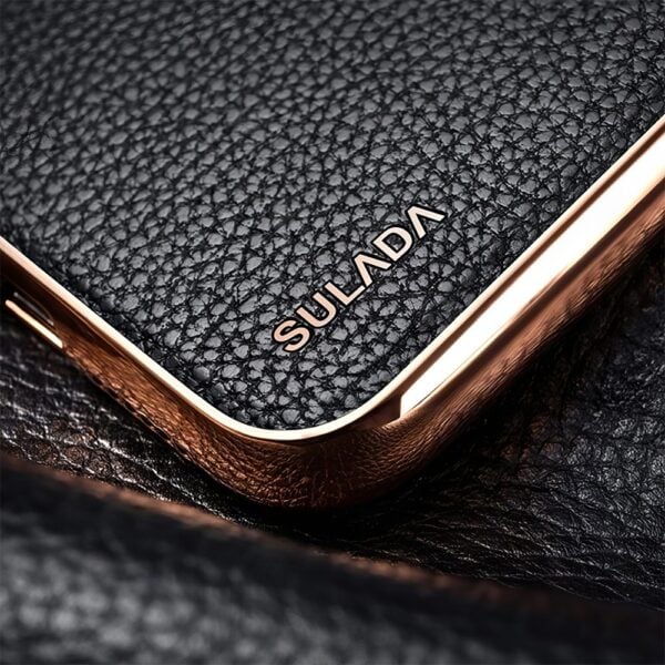 Eleganckie czarne etui telefonu z logo SULADA.