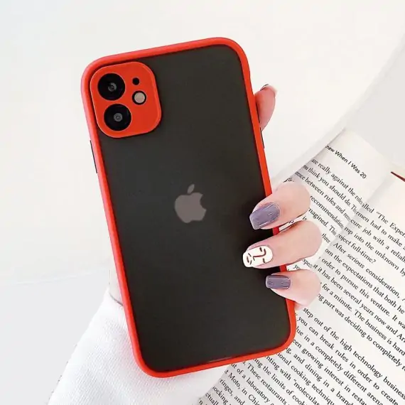 etui do iphone 11 półprzeźroczyste matowe czarne z ochroną obiektywu (kopia)