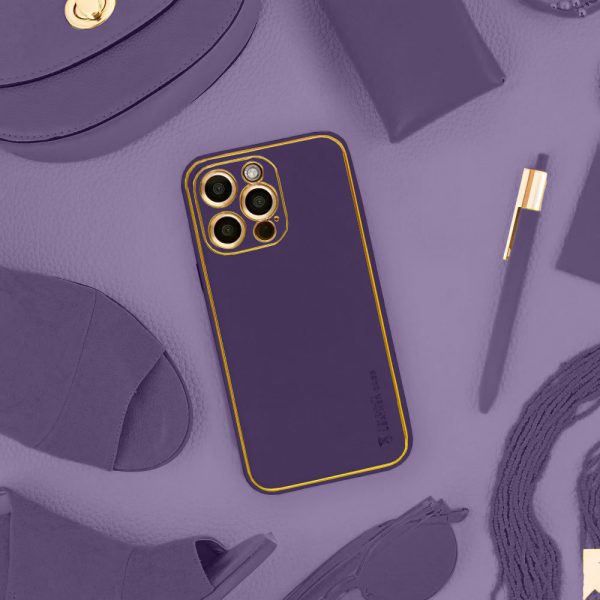 etui do iphone 14 pro max minimalistyczne skórzane z ochroną aparatu i złotym wykończeniem, głęboka purpura