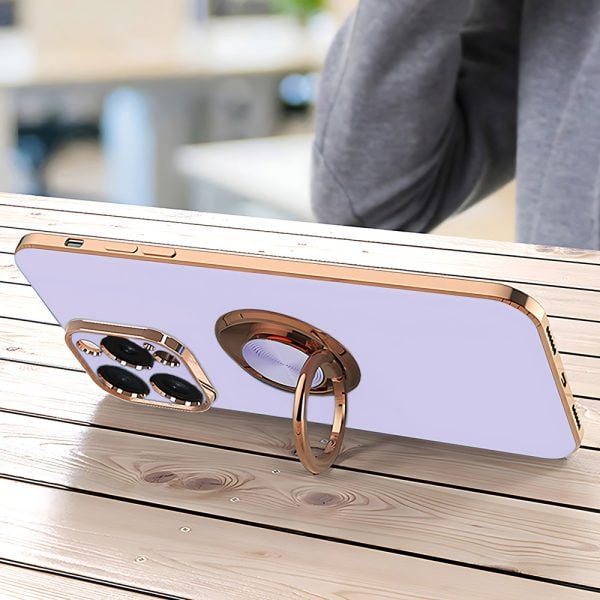 etui do iphone 14 pro eleganckie, ze złotym, metalowym uchwytem i zdobieniami, fioletowe liliowe