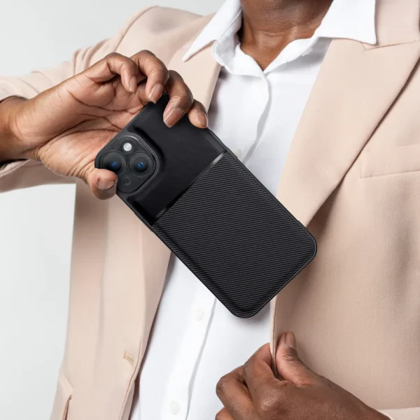 etui do iphone 12 pro biznesowe z karbonem, wytrzymałe, osłona na aparat, czarne