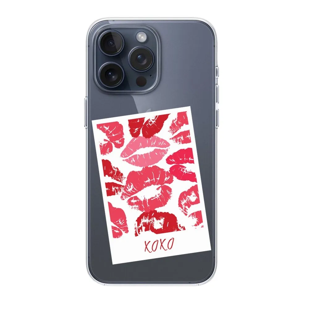 etui do iphone 15 pro, przeźroczyste, polaroid z pocałunkami i napisem "xoxo"