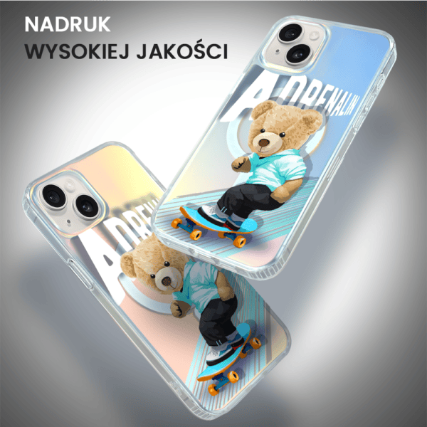 Etui na telefon z misiem na deskorolce.