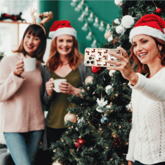 Etui do iPhone 14 Pro z MagSafe, Przytulne święta, Jamniki na saniach, przeźroczyste6