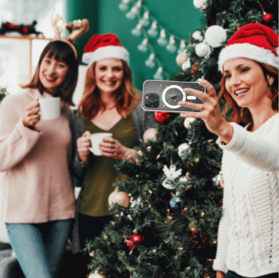 Etui do iPhone 15 Pro Max z MagSafe, Zimowa Magia, Złote gwiazdki, przeźroczyste6