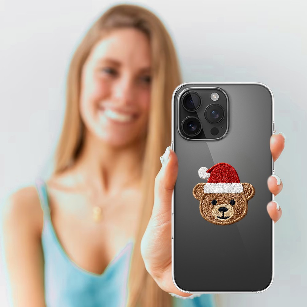 Etui do iPhone 15 Pro, Przytulne święta, Miś Mikołajek, przeźroczyste4