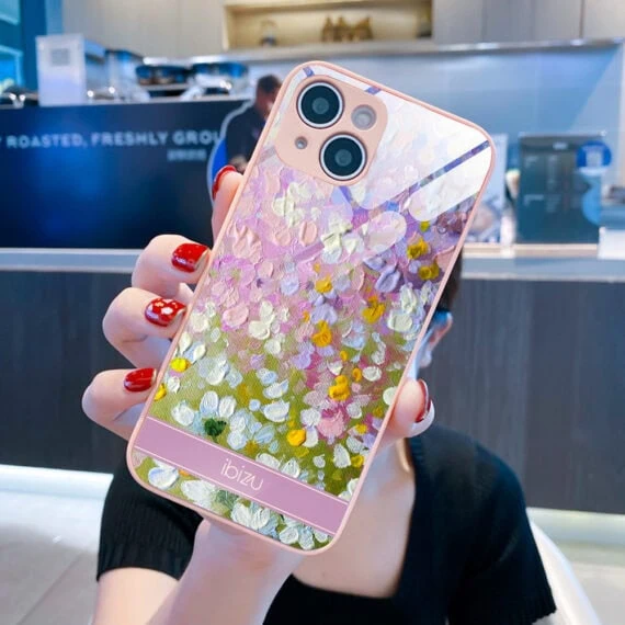 Etui do iPhone 14, szklany tył, osłona kamery, malowana łąka, łososiowe2