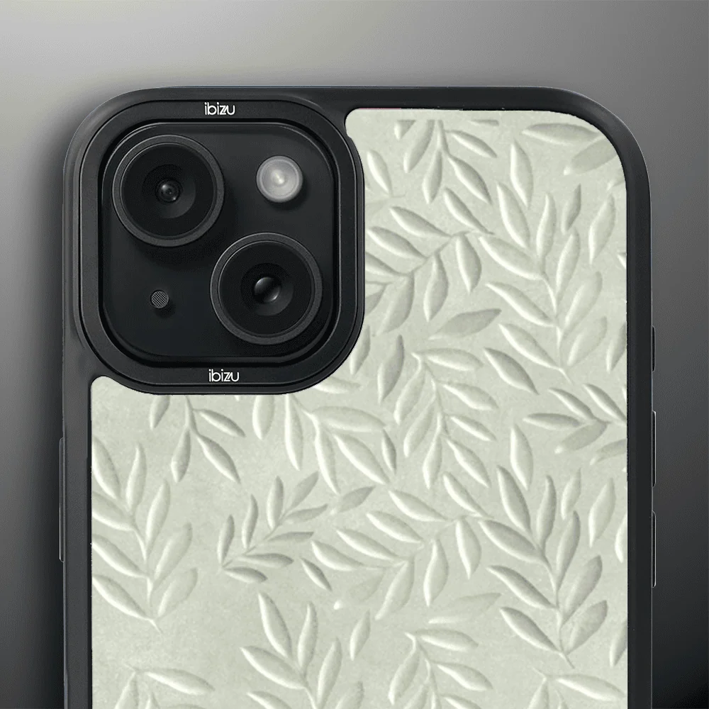 Etui do iPhone 15 IBIZU DropGuard Matt z MagSafe, Relief Garden, Ślad oliwki (2)
