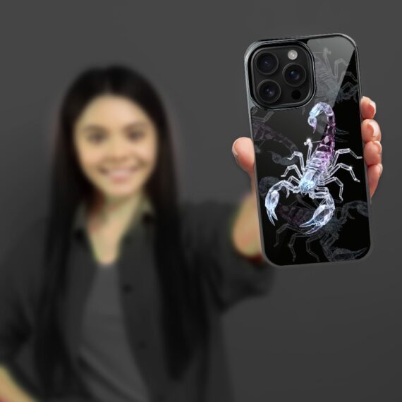 Etui do iPhone 16 Pro, Elite Glass z MagSafe, szklany tył, Nocturne, Kryształowy skorpion, czarne (7)