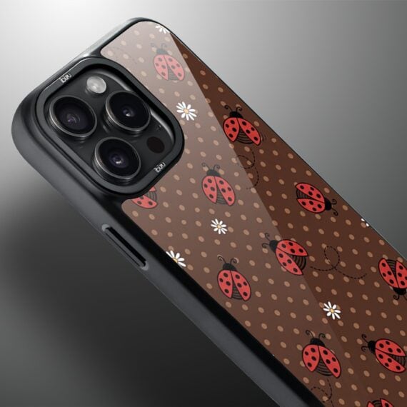 Etui do iPhone 15 Pro Max DropGuard Matt z MagSafe, Bella Fantasia, Wesołe biedronki (1)