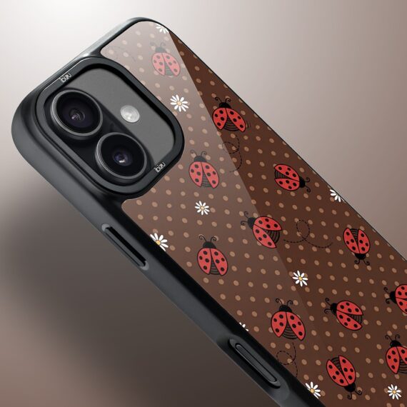 Etui do iPhone 17 DropGuard Matt z MagSafe, Bella Fantasia, Wesołe biedronki (1)